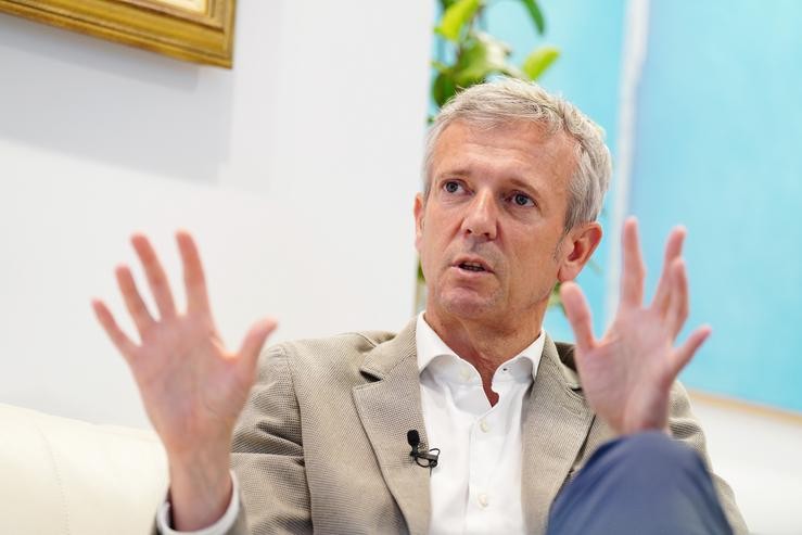 O presidente da Xunta de Galicia, Alfonso Rueda, durante unha entrevista para Europa Press, no seu despacho de San Caetano,  Xunta de Galicia, a 5 de agosto de 2022, en Santiago de Compostela, A Coruña, Galicia (España). Alfonso Rueda é o presidente d. Álvaro Ballesteros - Europa Press / Europa Press