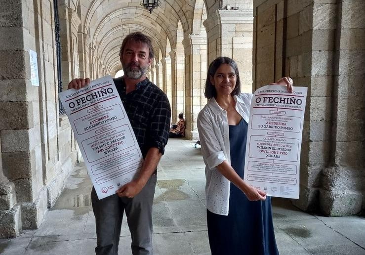 O director artístico de A'Central Folque, Ramón Piñeiro, xunto á concelleira de Acción Cultural, Mercedes Rosón.. CONCELLO DE SANTIAGO 