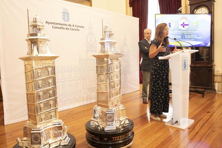 A alcaldesa da Coruña, Inés Rey, preside a presentación do Trofeo Teresa Herrera 
