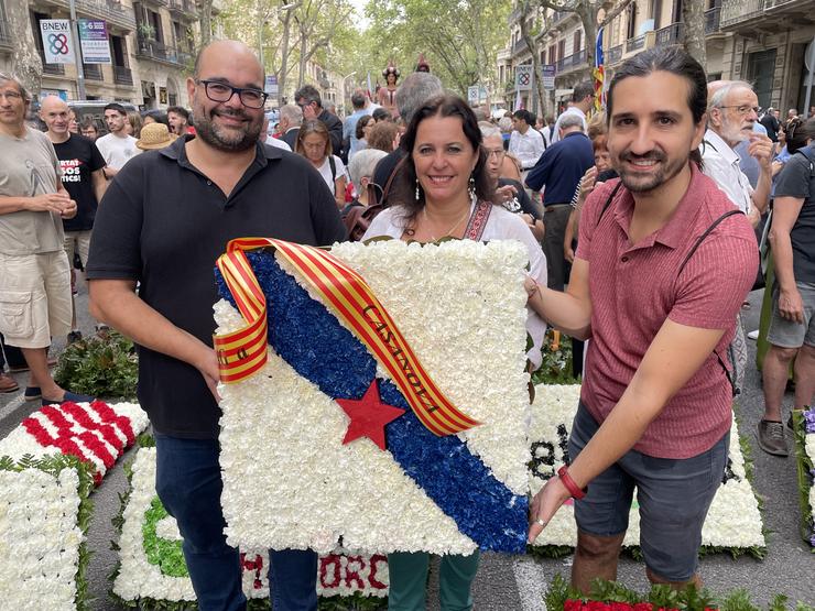 A eurodeputada do BNG, Ana Miranda, e o presidente da Fundación Galiza Sempre, Rubén Cela, participan na Diada de 2022, en Cataluña / BNG.