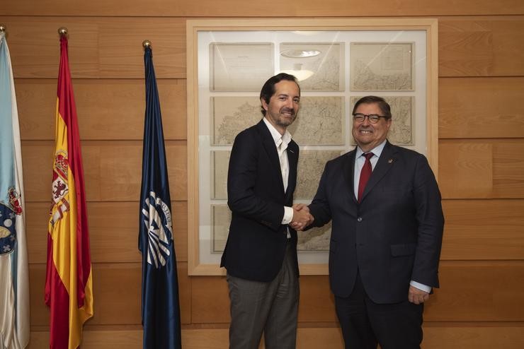 O CEO de Greenalia, Manuel García e o reitor da Universidade dá Coruña , Xullo Abalde. GREENALIA / Europa Press
