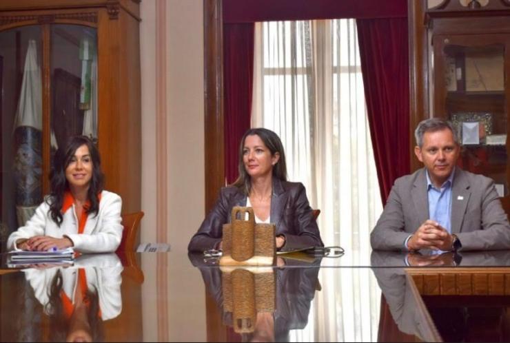 A secretaria de estado de Transportes, Isabel Pardo de Vera, xunto á alcaldesa de Lugo e o delegado do Goberno. CONCELLO DE LUGO / Europa Press