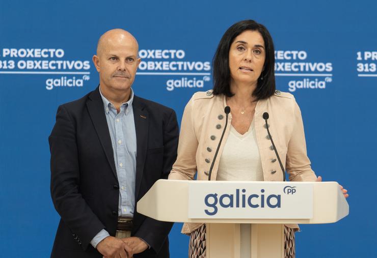 A secretaria xeral do PP galego, Paula Prado, e o deputado Moisés Rodríguez. 