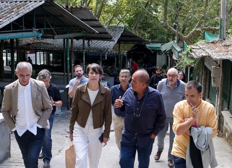 A portavoz nacional do BNG, Ana Pontón, visita o mercado de abastos de Ourense para propor medidas pola crise. BNG / Europa Press