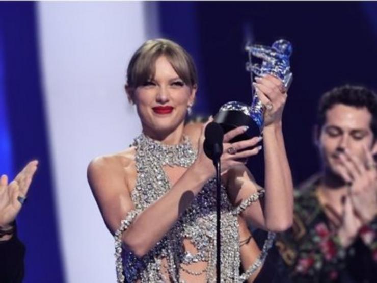 Taylor Swift nos premios MTV VMAS 2022 - INSTAGRAM VMAS