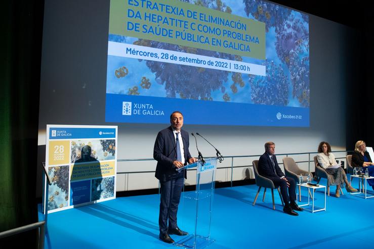 O conselleiro de Sanidade, Xullo García Comesaña, intervén no acto de presentación da Estratexia de eliminación dá Hepatite C como problema de saúde pública en Galicia.. XOÁN CRESPO 