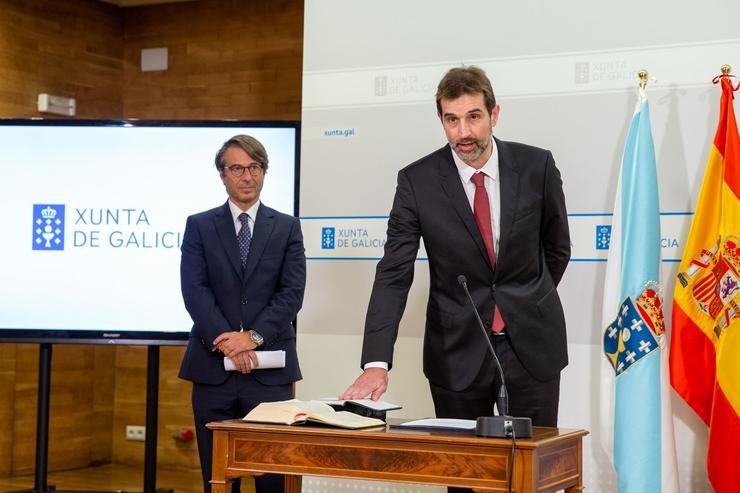 Toma de posesión de Julián Cerviño Igrexa como director da Axencia para a Modernización Tecnolóxica de Galicia (AMTEGA), presidida polo conselleiro de Facenda e Administracións Públicas, Miguel Corgos.. XOÁN CRESPO 