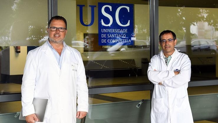 Os investigadores Federico Martinón e Antonio Salas / UNIVERSIDADE DE SANTIAGO DE COMPOSTELA