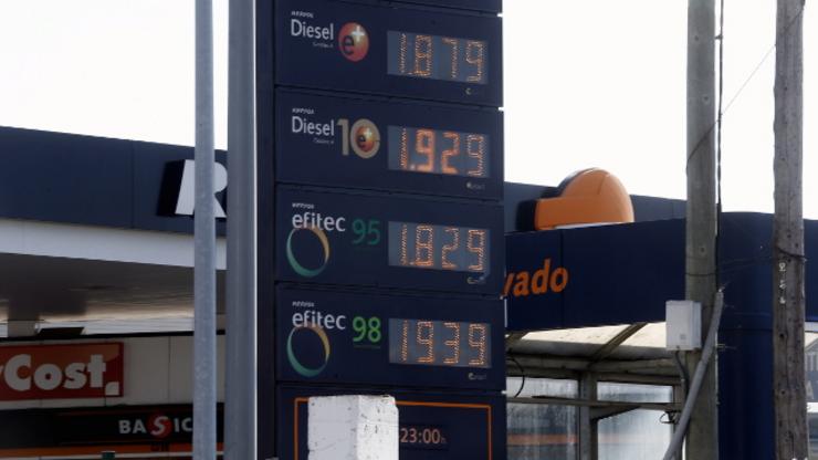 O litro de diésel superando ao de gasolina, en 2022 