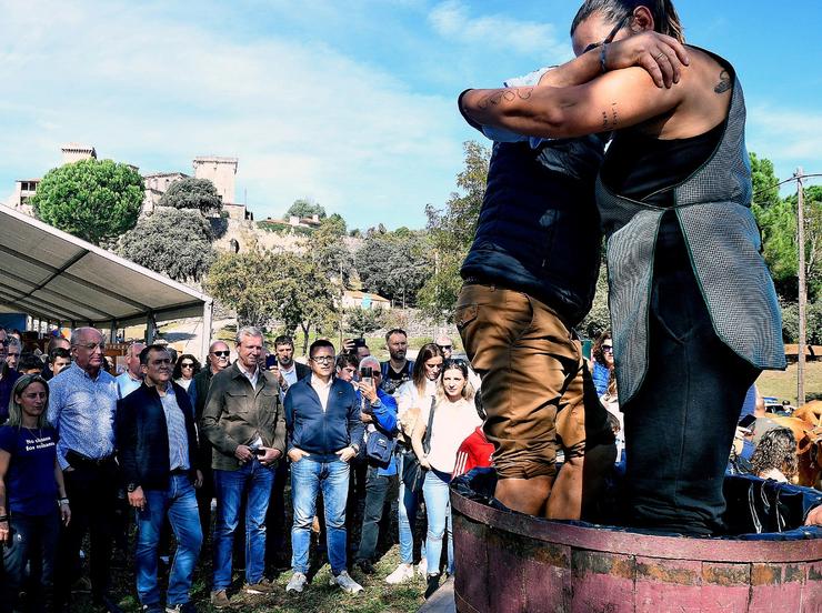 Alfonso Rueda na súa visita á Feira da Vendima de Monterrei / XUNTA