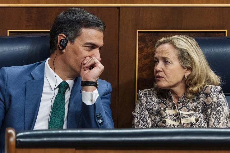 O presidente do Goberno en funcións, Pedro Sánchez, e a vicepresidenta primeira en funcións e ministra de Asuntos Económicos e Transformación Dixital, Nadia Calviño.. Carlos Luján - Europa Press 