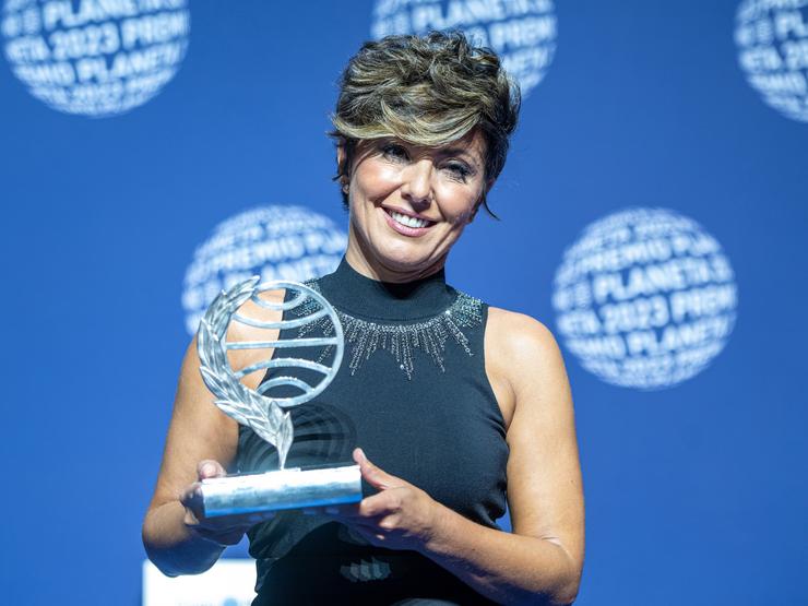 A xornalista, escritora e  presentadora Sónsoles Ónega recibe o LXXII Premio Planeta polo libro 