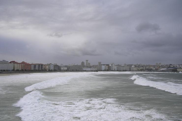 O mar, con ondas de ata 10 metros, a 20 de outubro de 2023, na Coruña / M. Dylan - Arquivo