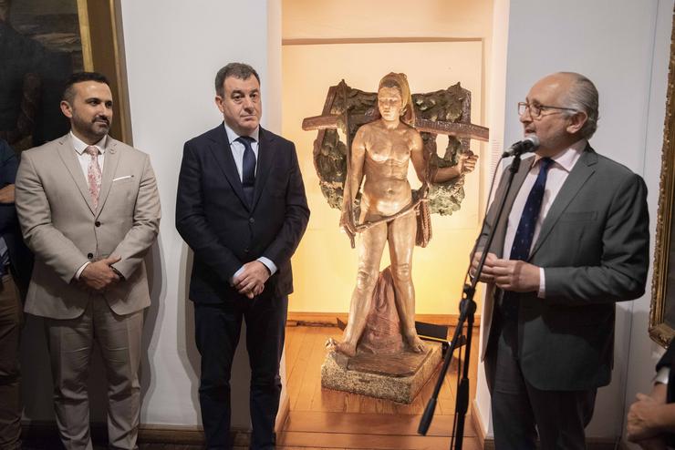 Román Rodríguez visita A Santa de Asorey, no Museo Zorrilla de Montevideo.. XUNTA 