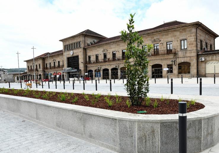 A actuación transformará a estación de Ourense, triplicando o espazo para viaxeiros e dotándoa de 11 vías, das cales tres delas estarán destinadas á alta velocidade. MITMA 