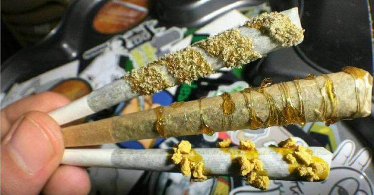 Porro con aceite de haxix ao seu redor 