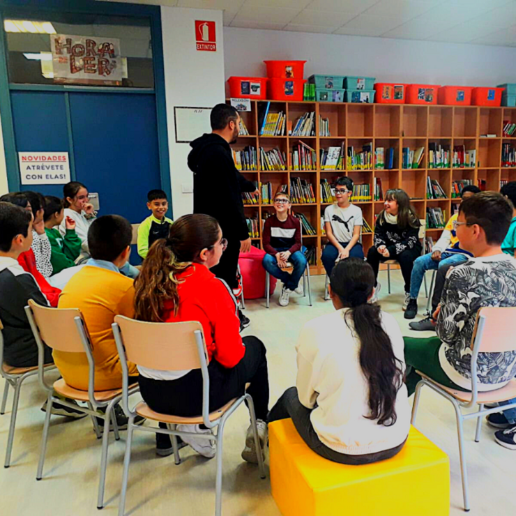 Un taller de Gallos del Norte nunha escola