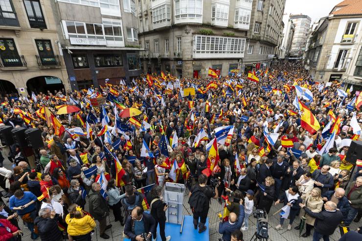 Concentración contra a amnistía convocada polo PP na Praza dá Peregrina de Pontevedra, Galicia.. BEATRIZ CISCAR - EUROPA PRESS 