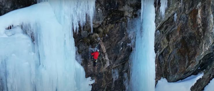 Luís Penín escalando polo xeo de Pena Trevinca / YouTube
