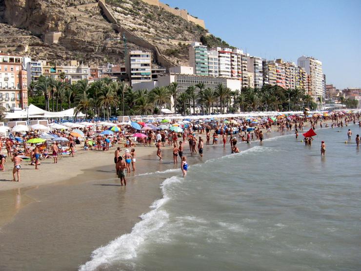 Bañistas no verán de turismo en praias / EUROPA PRESS - Arquivo 