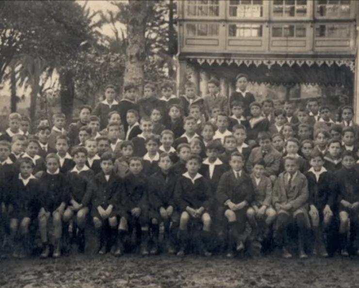 Nenos do antigo colexio marista O Pilar de Vigo / Maristas Vigo
