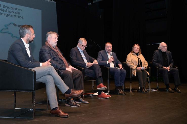 O conselleiro de Sanidade durante un encontro en Bergantiños./ MONCHO FONTES / Europa Press