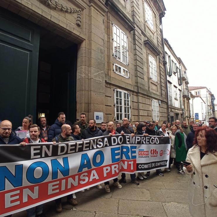 Protesta de Einsa Print ante o Consello Galego de Relacións Laborais