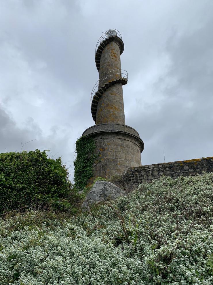 Faro da illa de Tambo, en Poio (Pontevedra). ADEGA / Europa Press