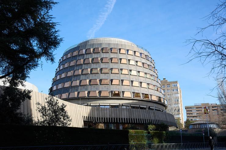 Vista da fachada do Tribunal Constitucional o día no que se celebra o acto solemne de toma de posesión dos catro novos maxistrados no Tribunal Constitucional (TC), a 9 de xaneiro de 2023 