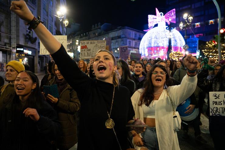 Vigo acolleu unha das manifestacións máis numerosas de Galicia no 25N, repartidas por toda a xeografía e que se sucederon durante toda a xornada, con concentracións e actos 