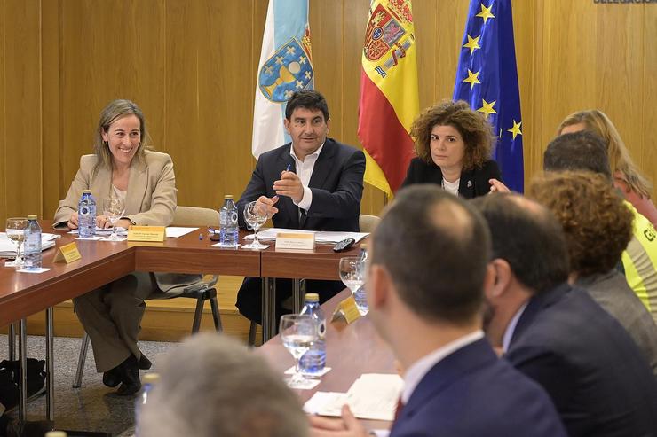 O delegado do Goberno en Galicia, Pedro Blanco, e a conselleira de Infraestruturas, Ethel Vázquez, participan na Comisión Autonómica de Tráfico 