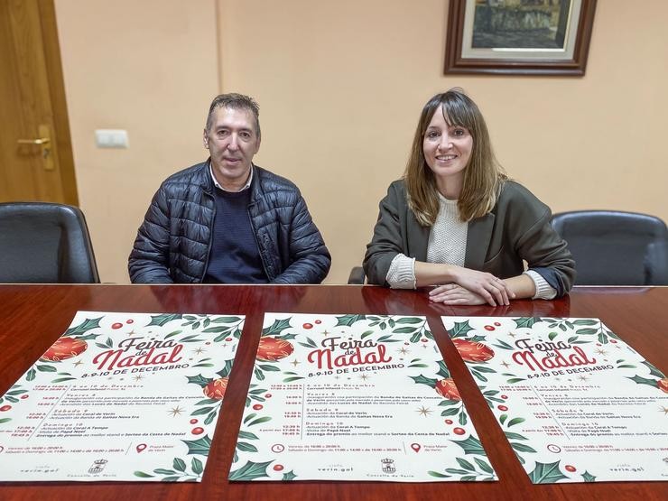 Presentación do Mercado de Nadal a cargo de Manuel Lorenzo e Samanta Barreira. Foto: Prensa Concello de Verín.