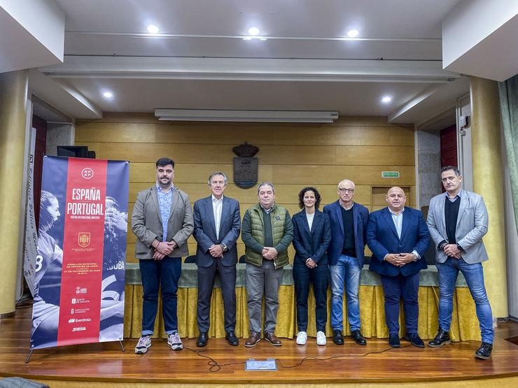 Presentación amigable España-Portugal de fútbol sala feminino. Foto: Prensa Concello de Verín.