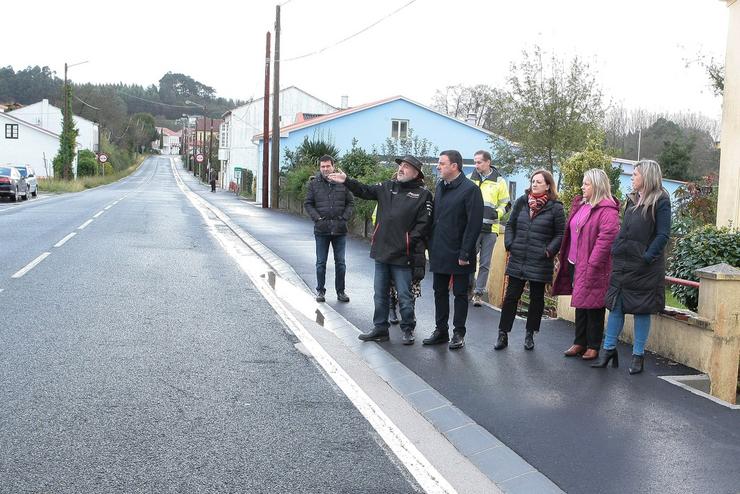 O presidente provincial visitou este luns a senda facía Redes e a segunda fase da estrada a Chanteiro. DEPUTACIÓN DA CORUÑA / Europa Press