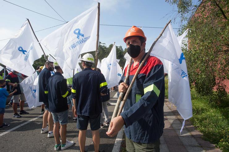 Traballadores de Alcoa maniféstanse para defender o futuro da fábrica de aluminio en San Cibrao, a 19 de xullo de 2021, en San Cibrao, Cervo 