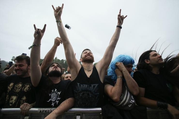 Público durante a actuación da banda Fever 333 no Resurrection Fest, a 30 de xuño de 2023, en Viveiro / Carlos Castro - Arquivo