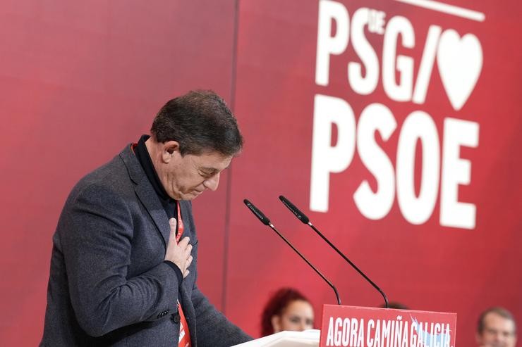 O deputado do PSOE e candidato do PSdeG á Xunta, José Ramón Gómez Besteiro, intervén durante a inauguración da Convención Política dos socialistas galegos, no Edificio Fontán da Cidade da Cultura de Galicia.. Álvaro Ballesteros - Europa Press