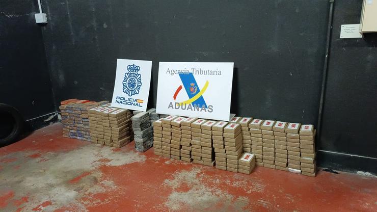 Interceptados no Porto de Vigo 500 quilos de cocaína ocultos no interior dun colector.. MINISTERIO DE FACENDA E FUNCIÓN PÚBLICA / Europa Press