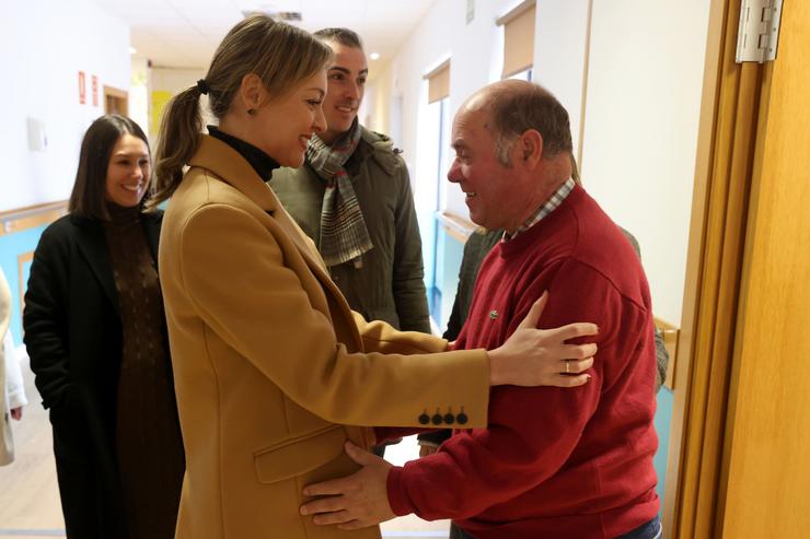 A conselleira de Política Social e Xuventude, Fabiola García, visita a residencia municipal de Boimorto 