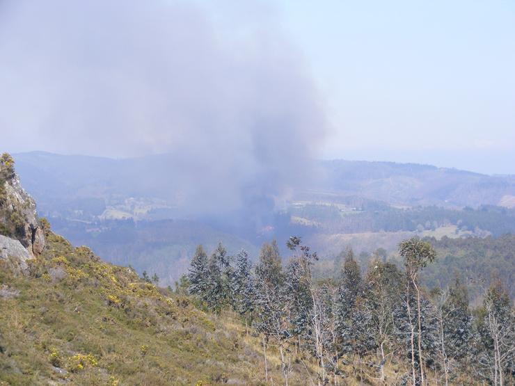 Imaxe dun incendio en Monfero, Fragas do Eume / Arquivo