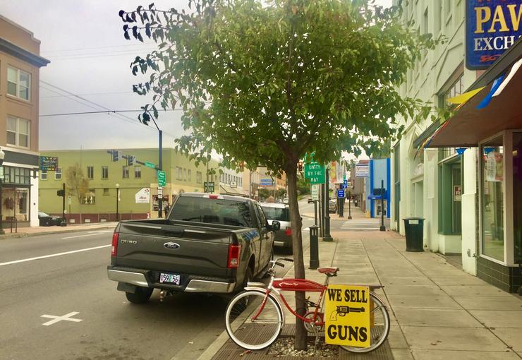 Fácil acceso ás armas en North Bend, Coos County