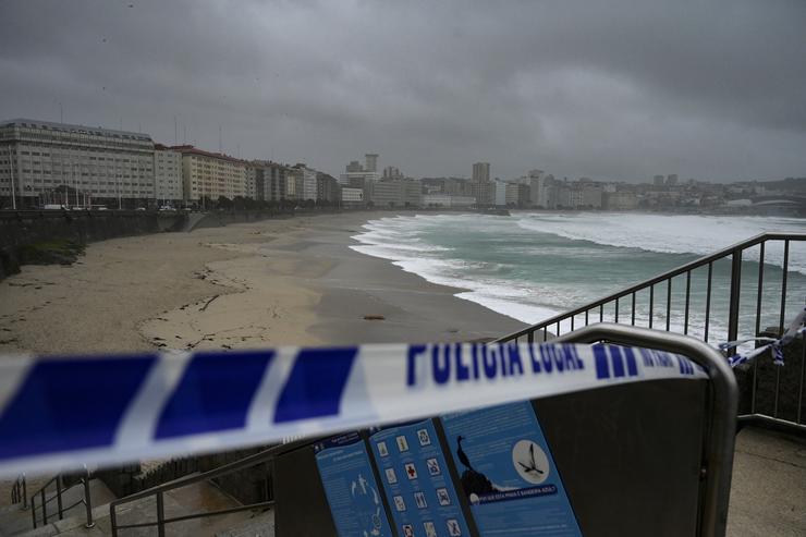 Vista da costa tras o paso da borrasca Gérard, a 16 de xaneiro de 2023, na Coruña, Galicia (España).. M. Dylan - Europa Press / Europa Press