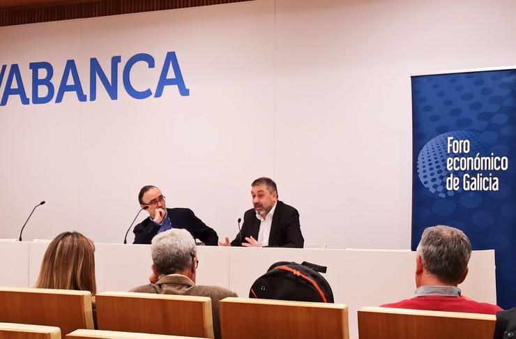 Xosé Carlos Arias e Luciano Alfaya (Foro Económico), en rolda de prensa / Europa Press