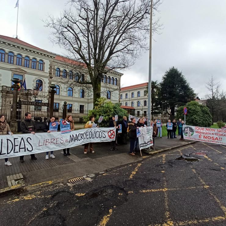Protesta de asociacións contra proxectos eólicos 