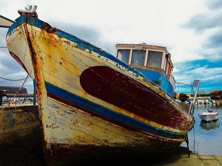 Embarcación abandonada. PORTOS DE GALICIA / Europa Press