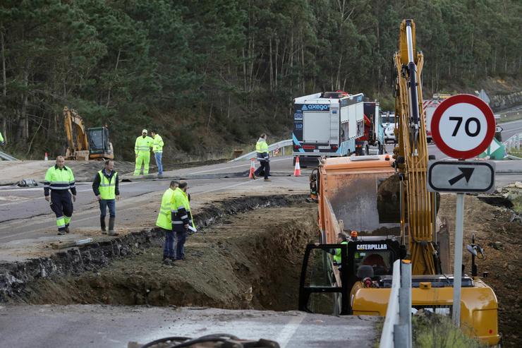 Corte da estrada Nacional 642 ao seu paso por Burela. Lugo.. CARLOS CASTRO - EUROPA PRESS / Europa Press