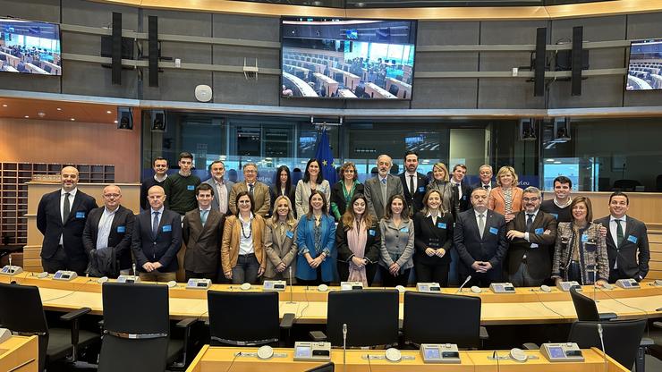 Unha delegación do PPdeG encabezada pola secretaria xeral, Paula Prado, visita o Parlamento Europeo. PPDEG / Europa Press