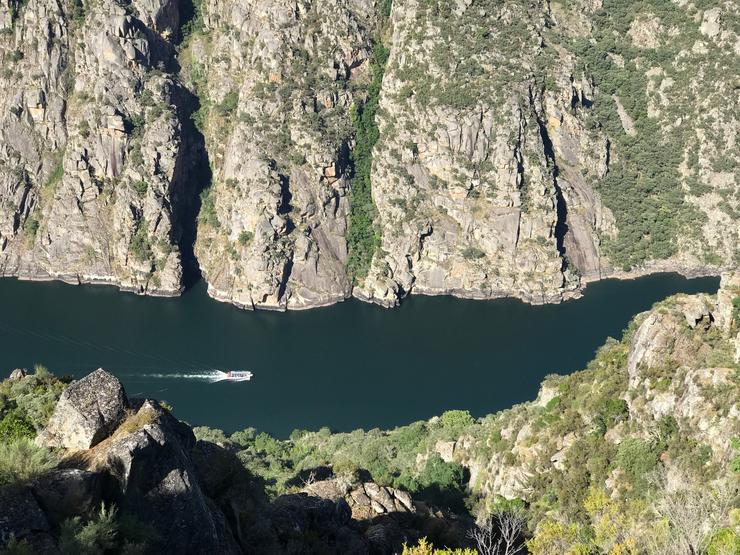 Arquivo - Navegación na Ribeira Sacra, no río Miño-Sil. CONFEDERACIÓN HIDROGRÁFICA MIÑO-SIL - Arquivo / Europa Press