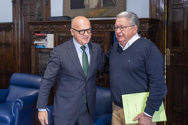 Reunión de Manuel Baltar (Presidente da Deputación de Ourense) con José Luís Valladares Fernández, alcalde do concello de San Cristovo de Cea.. DEPUTACIÓN DE OURENSE 