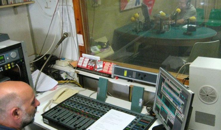 Estudios de Radio Fene Dominio Público http://afazanhadaliberdade.wordpress.com/